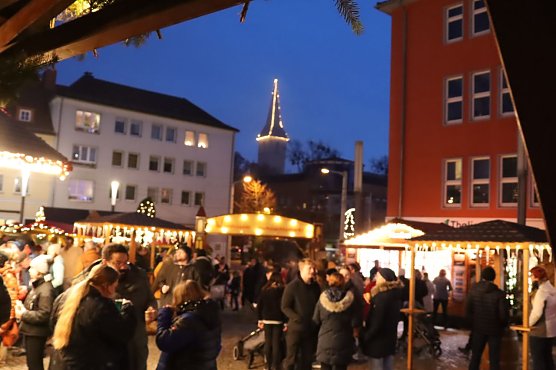 Der Weihnachtsmarkt auf dem Nordh&auml;user Rathausplatz (Foto: Stadt Nordhausen)