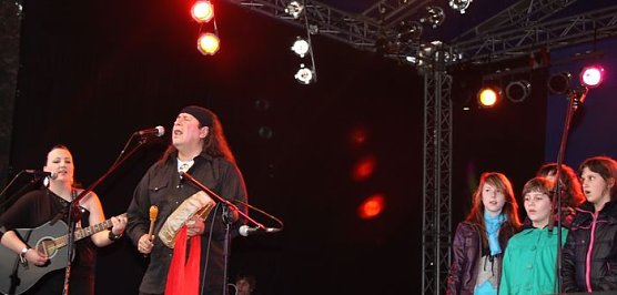 Gesungen (Foto: P. Grabe) Gesungen (Foto: P. Grabe)