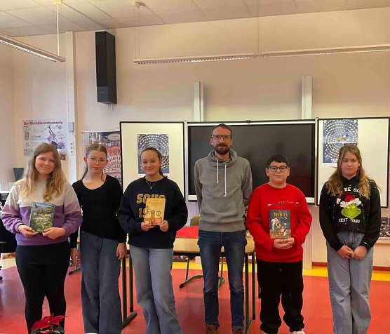 Die Gewinner des Vorlesewettbewerbes an der Petersbergschule (Foto: Petersbergschule Nordhausen ) Die Gewinner des Vorlesewettbewerbes an der Petersbergschule (Foto: Petersbergschule Nordhausen )