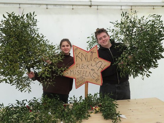Beim KILA freute man sich &uuml;ber Wagenladung Misteln (Foto: Frank Tuschy)