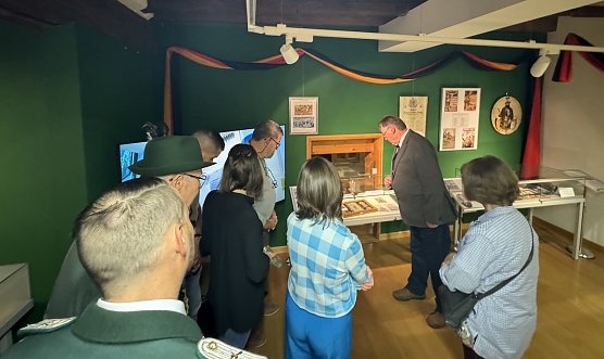Zur Er&ouml;ffnung der Ausstellung des Sch&uuml;tzenbundes in der Flohburg (Foto: Stadtverwaltung Nordhausen)