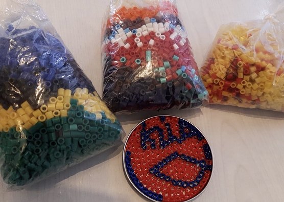 Müssen alle verübelt werden: gespendete Plastikperlen (Foto: F.Tuschy) Müssen alle verübelt werden: gespendete Plastikperlen (Foto: F.Tuschy)