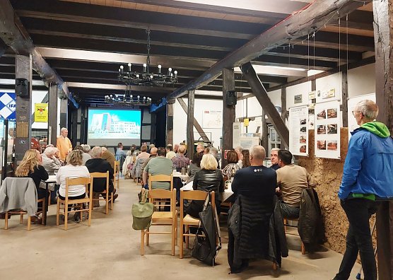 Versammlung des Geschichts- und Altertumsvereins (Foto: Geschichts- und Altertumsverein) Versammlung des Geschichts- und Altertumsvereins (Foto: Geschichts- und Altertumsverein)