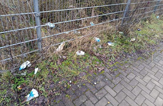 So sieht es zwischen den Schulen jeden Tag aus... (Foto: privat)