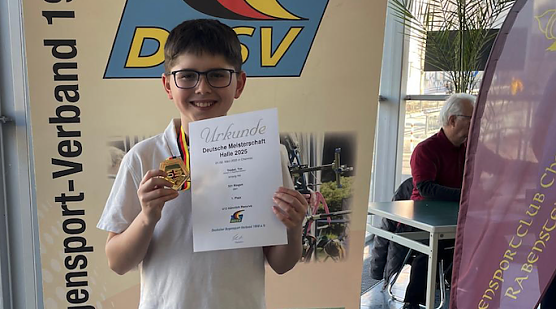 Tim Triebel ist deutscher Meister im U12-Bogenschie&szlig;en mit dem Recurve-Bogen (Foto: Bowteam Nordhausen)