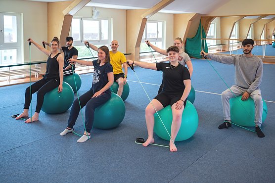 Ausbilder und Schüler freuen sich auf den tag der offenen Tür (Foto: SBZ Nordhausen) Ausbilder und Schüler freuen sich auf den tag der offenen Tür (Foto: SBZ Nordhausen)