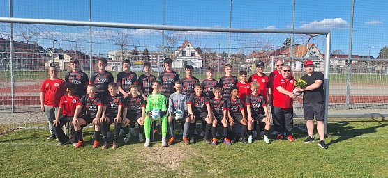 Neue Trikots f&uuml;r Salzas Kicker (Foto: FSG 99 Salza)