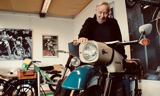 Mit der dritten Sonderausstellung zu den motorisierten Zweir&auml;dern der DDR hat man sich nicht nur ein St&uuml;ck Geschichte ins Haus geholt, sondern auch viel Erinnerung. So eine ES 150 fuhr IFAraner Hans-Georg Franke in seiner Jugend (Foto: agl)