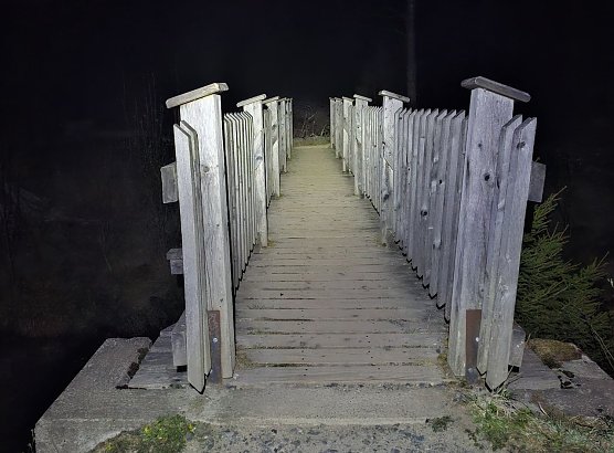 Einstieg ins Eckernloch bei Nacht (Foto: P.Klahre) Einstieg ins Eckernloch bei Nacht (Foto: P.Klahre)