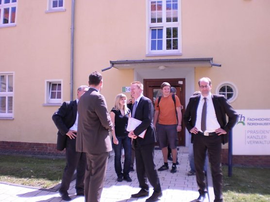 Minister Matschie an der FH Nordhausen (Foto: FH Nordhausen) Minister Matschie an der FH Nordhausen (Foto: FH Nordhausen)