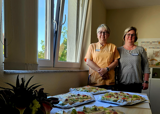 Annett Tolle und Silvia Kuhnhardt (Foto: Rolandhaus)