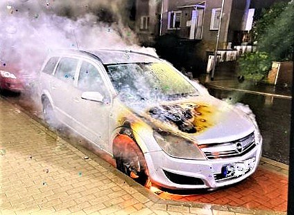 Angezündetes Auto in Bleicherode (Foto: Polizei) Angezündetes Auto in Bleicherode (Foto: Polizei)