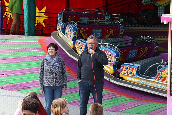 Hildegard Seidel und Frank Fischer er&ouml;ffneten den Jahrmarkt heute mit dem Inklusionstag (Foto: Stadt Nordhausen)