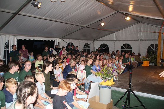 Kinder beim KILA Handwerkercamp (Foto: Frank Tuschy) Kinder beim KILA Handwerkercamp (Foto: Frank Tuschy)