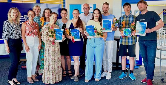 Preistr&auml;gerinnen und Preistr&auml;ger GIW 2025  mit den Jurymitgliedern (Foto: S. Kaufmann BIC Nordth&uuml;ringen)