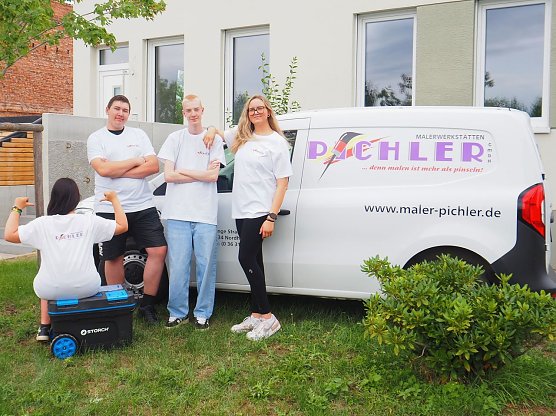 Neue Auszubildende der Malerwerkstätten Pichler (Foto: Mandy Henning-Benkenstein) Neue Auszubildende der Malerwerkstätten Pichler (Foto: Mandy Henning-Benkenstein)
