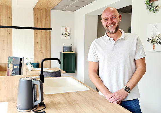 Tino Hartmann hat sich in der Bahnhofstra&szlig;e 27 mit einem K&uuml;chenstudio den Traum seiner Selbstst&auml;ndigkeit erf&uuml;llt.  (Foto: SWG Nordhausen/S.Schedwill)