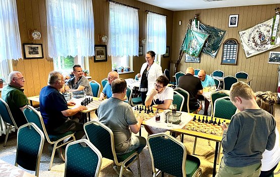 Training beim Bleicheröder Schachclub (Foto: Peter P. Wojczyk) Training beim Bleicheröder Schachclub (Foto: Peter P. Wojczyk)