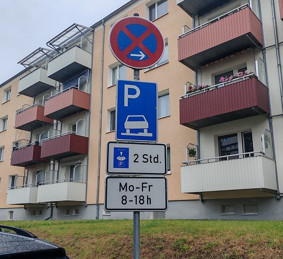 Parkplatzchaos in der Nordhäuser Wolfstraße Teil 2 (Foto: O.Ziegler) Parkplatzchaos in der Nordhäuser Wolfstraße Teil 2 (Foto: O.Ziegler)