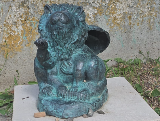 Auch die Nordh&auml;user L&ouml;wen haben mit "Lionell" ihren eigenen Treppenk&auml;fer (Foto: Lions Club)