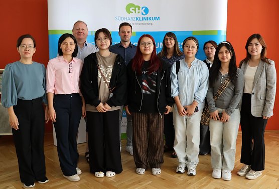 Neue Auszubildende am Südharz-Klinikum (Foto: Pressestelle Landratsamt) Neue Auszubildende am Südharz-Klinikum (Foto: Pressestelle Landratsamt)