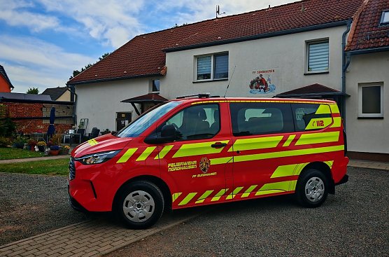Neuer Transporter f&uuml;r Sundh&auml;user Feuerwehr (Foto: Stadtverwaltung Nordhausen)