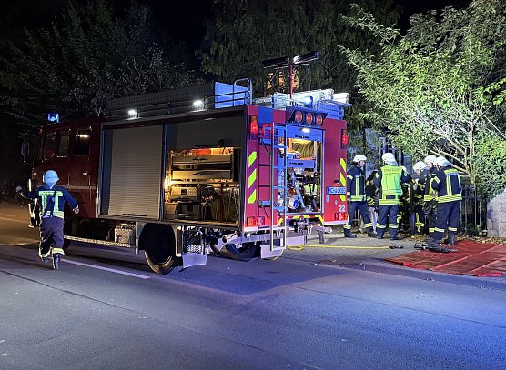 Befreiung aus dem Gartenzaun (Foto: S.Dietzel) Befreiung aus dem Gartenzaun (Foto: S.Dietzel)