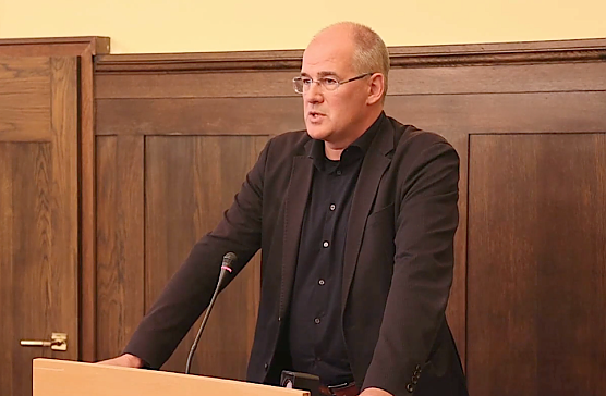 Landrat Matthias Jendricke im heutigen Kreistag (Foto: oas) Landrat Matthias Jendricke im heutigen Kreistag (Foto: oas)