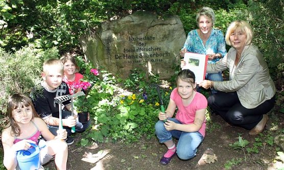 Grab wird gepflegt (Foto: psv)