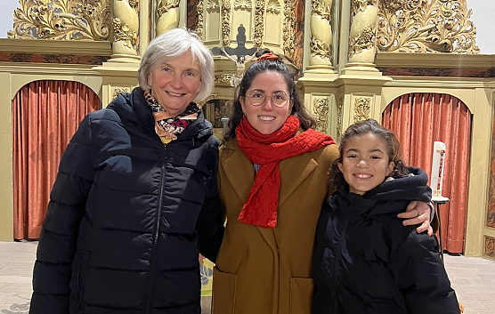 Martini-Andacht in der Kirche St.Georg in Neustadt, von links nach rechts: Annette Bauersfeld, Danika Zapp, Luise Bauersfeld (Foto: Uta Sophie Halbritter)