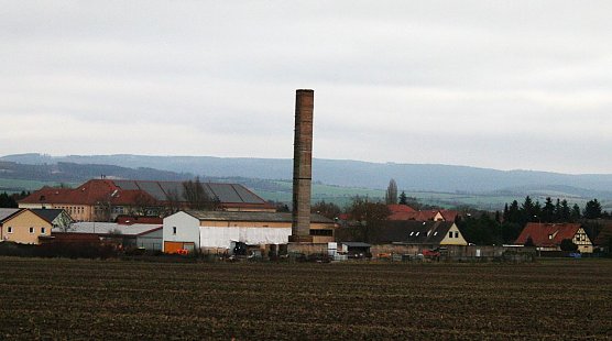 Der alte Schornstein bei Heringen wurde gesprengt (Foto: Ulrich Reinboth)