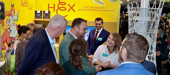 Dicht umringt ist das Hex-Model auf der grünen Woche. (Foto: Jessica Piper) Dicht umringt ist das Hex-Model auf der grünen Woche. (Foto: Jessica Piper)