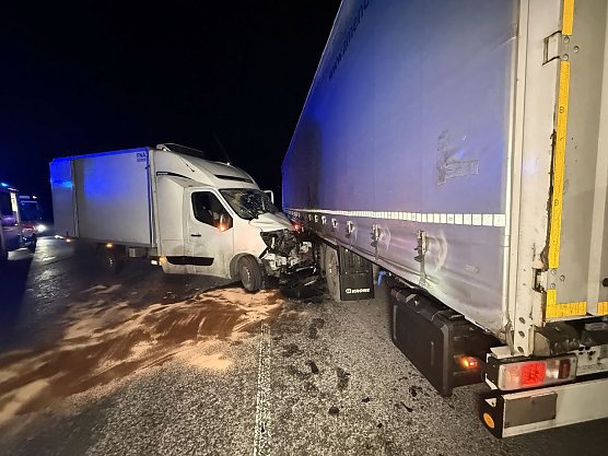 Unfall der B243 (Foto: Silvio Dietzel) Unfall der B243 (Foto: Silvio Dietzel)