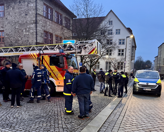 Am Freitag fand auf Initiative der Stadtverwaltung Nordhausen ein gemeinsamer Sondereinsatz mit dem Au&szlig;endienst des Ordnungsamtes, der Berufsfeuerwehr Nordhausen, dem Technischen Hilfswerk Nordhausen sowie dem Au&szlig;endienst des Landkreises Nordhausen statt. (Foto: Stadt Nordhausen)