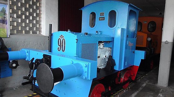 Ihr Alter sieht man der kleinen Rangierlok nicht an.  (Foto: Ulrich Reinboth)