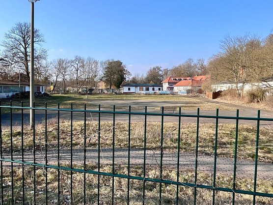 Dreh- und Angelpunkt der Diskussionen ist der Verkauf des Areals an der Rothleimm&uuml;hle an das Jugendsozialwerk. Zwei bekannte Vereine haben ihre Trainings- und Spielst&auml;tte dabei verloren, neben dem Bowteam hatte auch der Zirkus Zappelini sein zu Hause (Foto: ssc)