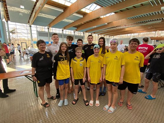 Mit geschwommen, mit geholfen - die Nordh&auml;user Delegation beim Wettkampf um den Goslaer Adler (Foto: SVN 90)