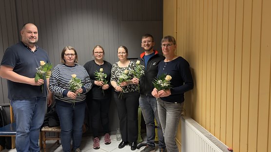 Michael Caspari, Steffi Helbing, Emilie Schellhammer, Katrin Kunze, Steffen Heinecke und die erfolgreichste Bogensch&uuml;tzin Susanne Walther (v.l. n.r.).   (Foto: Bowteam )