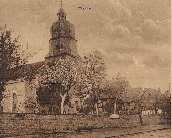 Die alte Urbacher Kirche hat ihren Wurzeln im Jahr 1000, bei Ausgrabungen traten nun neue Erkenntnisse zu Tage (Foto: Volker Linde)