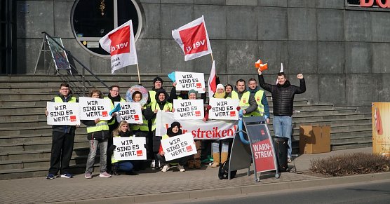Warnstreik vor dem Badehaus in Nordhausen (Foto: agl)
