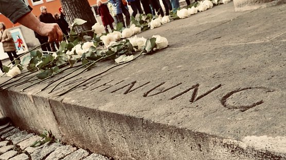 Gedenken zum 81. Jahrestag der Bombardierung Nordhausens auf dem Rathausplatz (Foto: agl)