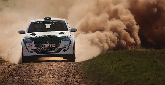 Fabian Schulze aus Kleinwechsungen und seine Copilotin Clara Bettge starten in einem Peugeot 208  bei der 54. Roland Rallye (Foto: Cornell Hache/Rallyefieber)