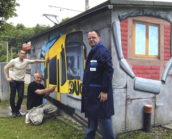 Bunte Haltestelle (Foto: Stadtwerke Nordhausen) Bunte Haltestelle (Foto: Stadtwerke Nordhausen)