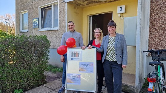 Unterst&uuml;tzung f&uuml;r Salza bei "ThINKA", v.l.: Maximilian Merkel, Jessica Stolze und Dagmar Berger (Foto: agl)