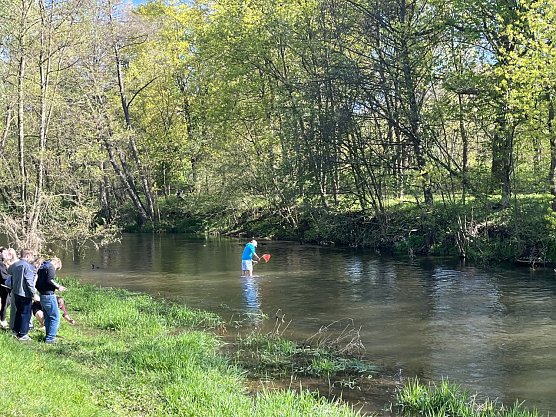 Mit vollem K&ouml;rpereinsatz waren die M&auml;dchen und Jungen dabei. (Foto: Christoph Keil)