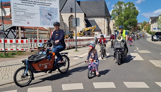 Die 3. "Kidical Mass" Fahrraddemo rollte heute durch Nordhausen (Foto: agl)