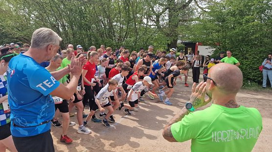 Start zur 5-Kilometer-Runde am Kappelbach hinter dem Herkules-Markt (Foto: agl)