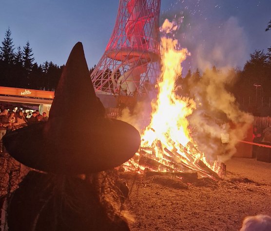 Die erste Walpurgisfeier am Hexenbesen verlief ruhig und zur Zufriedenheit des "Hex"-Teams (Foto: agl)