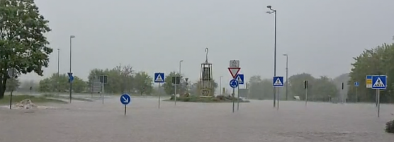 &Uuml;berfluteter Kreisel in Bleicherode (Foto: S. Dietzel)