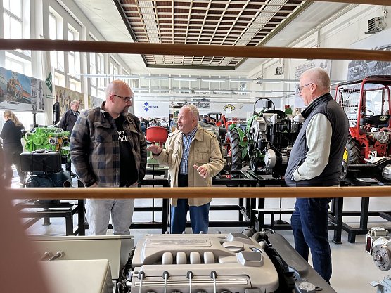 Viele Besucher nutzen am Sonntag den Museumstag mit kostenfreiem Eintritt, um sich die Ausstellung anzusehen.  (Foto: Hans-Georg Franke)